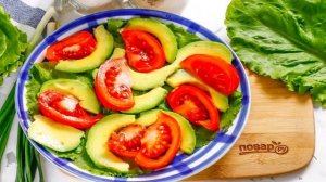 Салат из авокадо и красной рыбы