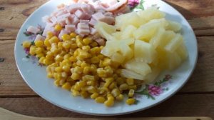 Салат из ананасов и кукурузы