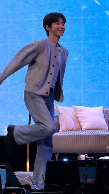 Hwang In Yeop🩵 смотреть онлайн