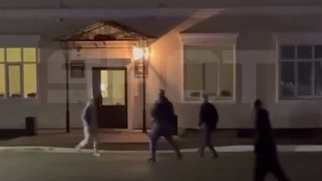 Татарстан_ Адекватно против неадекватки_Женщина с ножом успокоилась лишь после ранения в конечность