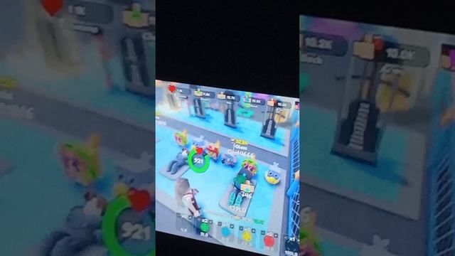 играю в Roblox симулятор качка