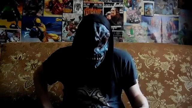 Кино-череп в поисках фильмов поворачивает не туда.11DeadFace