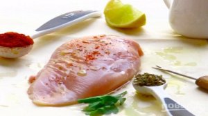 Салат из авокадо с куриной грудкой