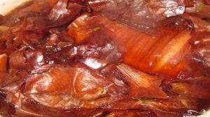 Рулет из сала в луковой шелухе