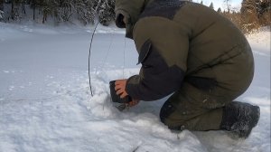 Рыбалка на косынки на таежной речке. Один в лесу.