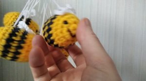 Вязаные пчёлки)))