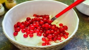 Рулет из лаваша с ягодами и творогом