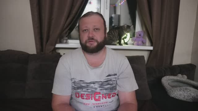 Рядом с кошками В ДОМИКЕ читаю Ваши комментарии и отвечаю на вопросы ПОДВАЛ ИЛЬИЧА