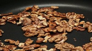 Пирог с грецкими орехами и абрикосами