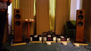 Демонстрация работы виброрплатформ на звучание аудиосистемы.выставка Hifi high-end 2025