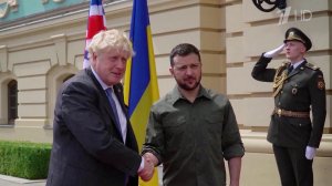 The Guardian утверждает, что Борис Джонсон получил деньги за срыв переговоров между Москвой и Киевом