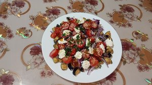 Приготовила бомбезный салат🥗//освободила крышу🛖