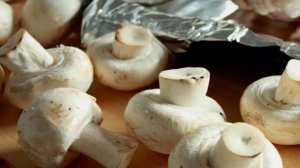 Курица в сметане с грибами