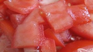 Курица в соусе из помидоров и перцев