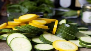 Салат из цукини и макарон