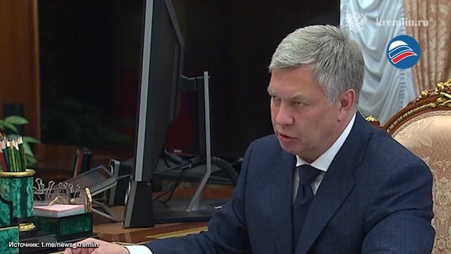 Владимир Путин обсудил с губернатором Алексеем Русских развитие Ульяновской области