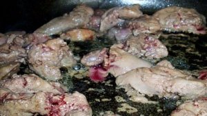 Салат с виноградом и куриной печенью