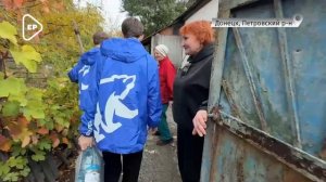 Очередную доставку воды единороссы осуществили в Петровский район Донецка