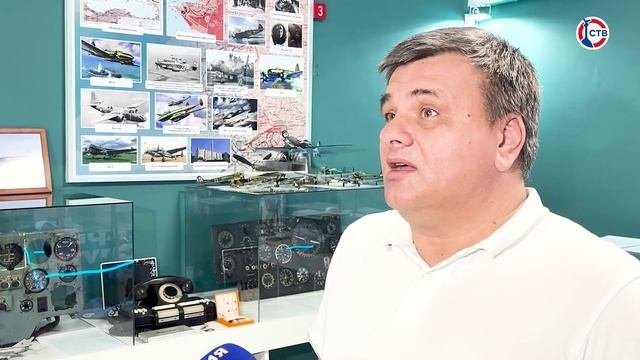 Летчик-испытатель Валерий Епанчинцев встретился с севастопольскими школьниками