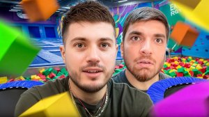 УЧИМСЯ ДЕЛАТЬ САЛЬТО С РАВШАНОМ И СТИЛОМ | РЖАКА НА БАТУТАХ