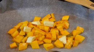 Салат с тыквой, руколой и кедровыми орешками