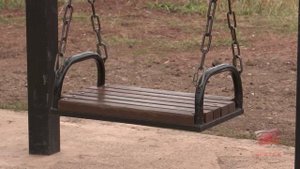 В Братске продолжается благоустройство сквера "Елка"