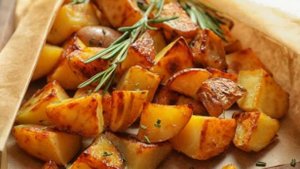 Картофель запеченный ароматный.