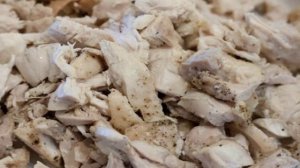 Салат с виноградом, курицей и сельдереем