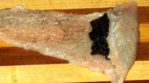 Рулет куриный с черносливом