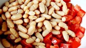 Салат из белой консервированной фасоли