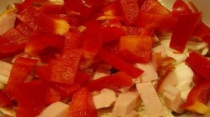 Салат с ветчиной и овощами