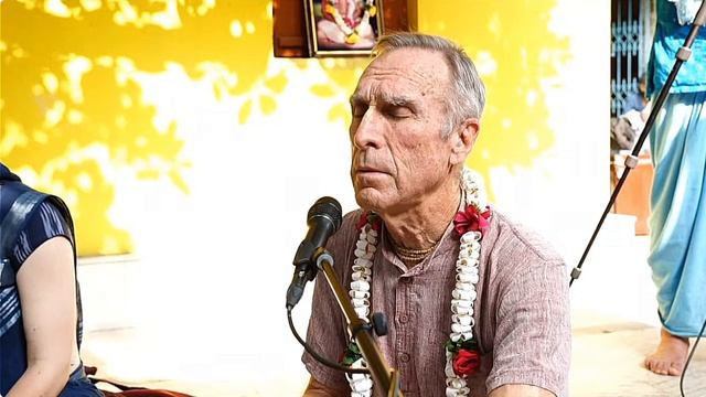 2025.10.11 01 Bada Hari prabhu kirtan смотреть онлайн