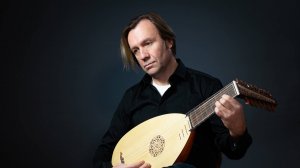 "Сияние ветвей" (муз. и сл. И. Лисов) исполняет И. Лисов