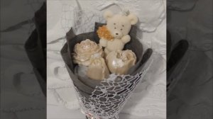Букет-комплимент из свечей и мишки