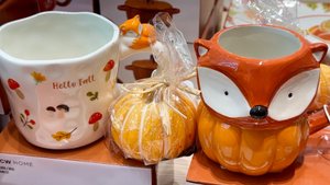 В Фикс прайс классные завалы посуды! Много новинок для кухни. Красивые тарелки, кружки, кастрюли.