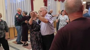 Бокал иигристого вина... 12.10.25...