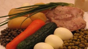 Салат Оливье с индейкой