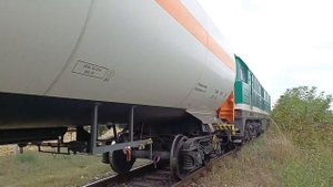 Тепловоз 662 005-6 с цистернами для сжиженного газа