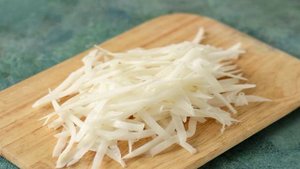Салат из дайкона и лука