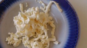 Рулет омлетный с плавленым сыром