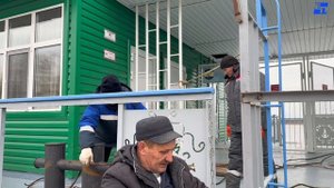 Дебаркадер убирают на зимовку