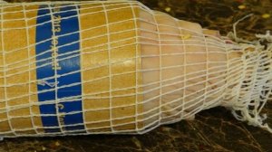 Рулет из свиной рульки