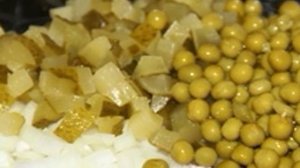 Салат Оливье с икрой