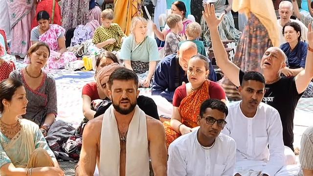 2025.10.11 03 Nara Gopal prabhu kirtan смотреть онлайн