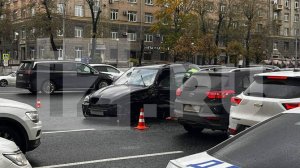 Три человека пострадали в ДТП с четырьмя автомобилями в Москве