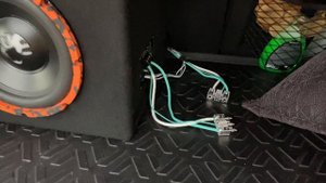 обзор и установка розетки — размыкателя для сабвуфера Raven Power Cable Splitter