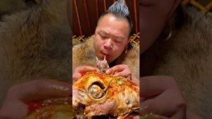 Поедание бараньей головы