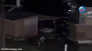 Наводнение в Мексике: одноэтажное здание плывет по затопленной улице