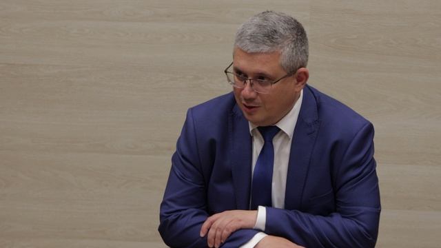 Глава Смоленска встретился с тренерами и воспитанниками спортивной школы по самбо