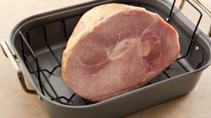 Окорок, запеченный в духовке